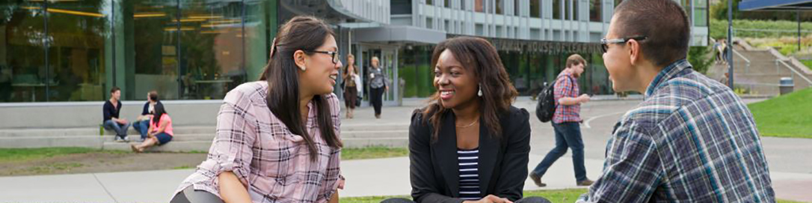 Groupe d'étudiants multiculturels